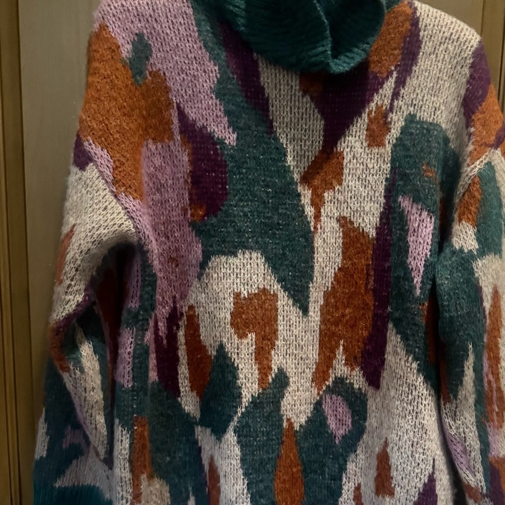 Multicolor Patterned Women's Sweater - Picture 2 of 5